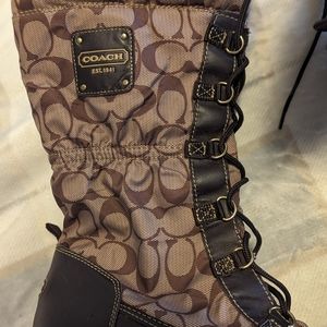 Coach. Snow boots